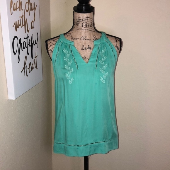 Gianni Bini Aqua Colored Razorback Tank Top with Crochet Design Size Extra Small - Picture 1 of 3
